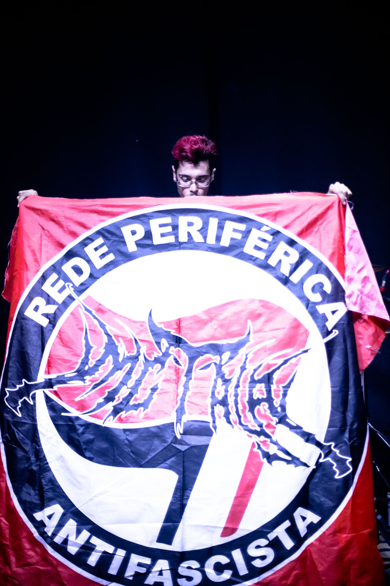 Bandeira ANTIFACISTA MC TAYA